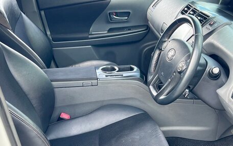 Toyota Prius Alpha I (ZVW40/41), 2013 год, 1 400 000 рублей, 4 фотография