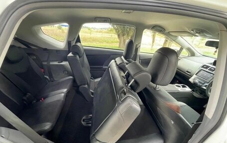 Toyota Prius Alpha I (ZVW40/41), 2013 год, 1 400 000 рублей, 3 фотография