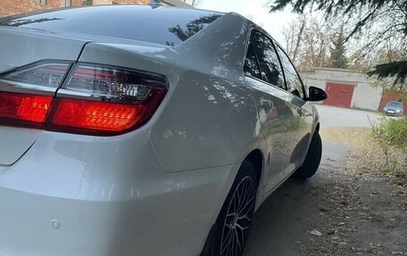 Toyota Camry, 2017 год, 1 730 000 рублей, 6 фотография