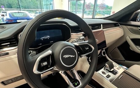 Jaguar E-Pace, 2019 год, 3 100 000 рублей, 11 фотография