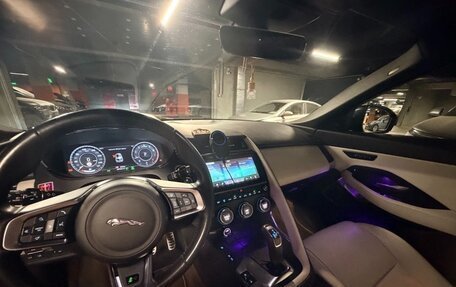 Jaguar E-Pace, 2019 год, 3 100 000 рублей, 10 фотография