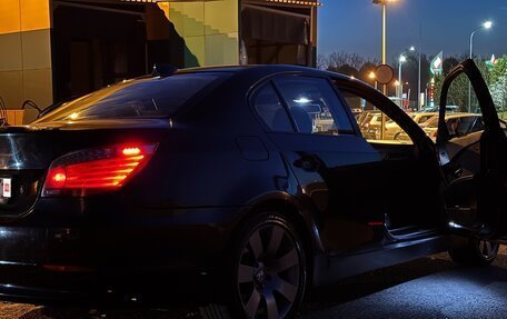 BMW 5 серия, 2004 год, 750 000 рублей, 3 фотография