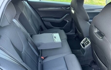 Skoda Octavia IV, 2021 год, 2 550 000 рублей, 21 фотография