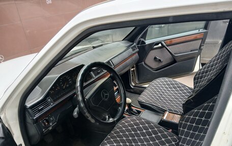 Mercedes-Benz W124, 1993 год, 420 000 рублей, 5 фотография