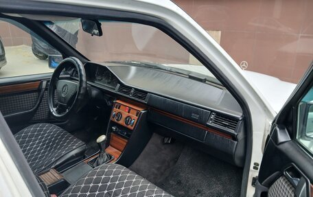 Mercedes-Benz W124, 1993 год, 420 000 рублей, 6 фотография