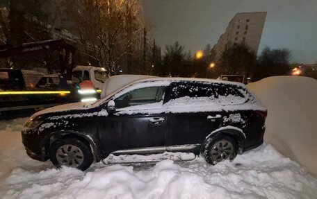 Mitsubishi Outlander III рестайлинг 3, 2017 год, 1 396 800 рублей, 3 фотография