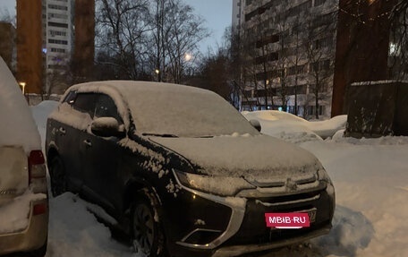 Mitsubishi Outlander III рестайлинг 3, 2017 год, 1 396 800 рублей, 2 фотография