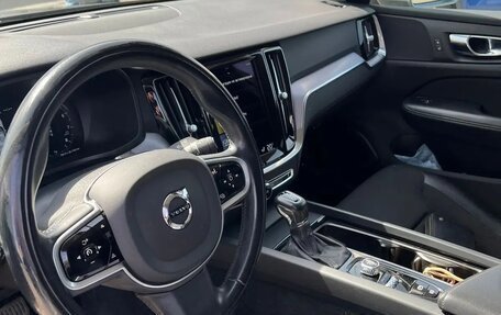 Volvo V60 Cross Country II, 2021 год, 3 900 000 рублей, 7 фотография