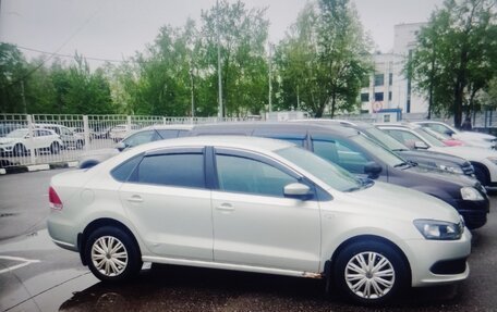 Volkswagen Polo VI (EU Market), 2011 год, 250 000 рублей, 2 фотография