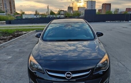 Opel Astra J, 2013 год, 870 000 рублей, 2 фотография