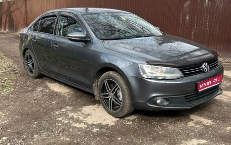 Volkswagen Jetta VI, 2012 год, 850 000 рублей, 1 фотография