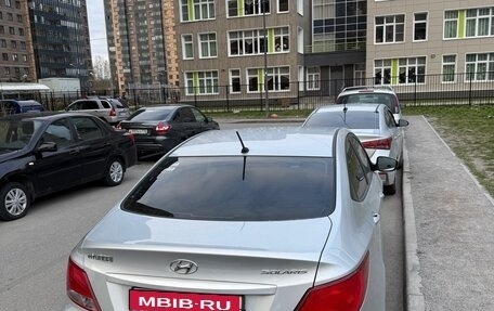 Hyundai Solaris II рестайлинг, 2015 год, 1 090 000 рублей, 1 фотография