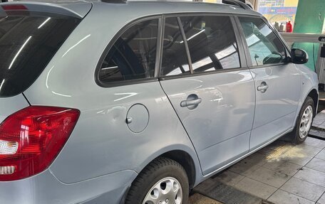 Skoda Fabia II, 2011 год, 430 000 рублей, 4 фотография
