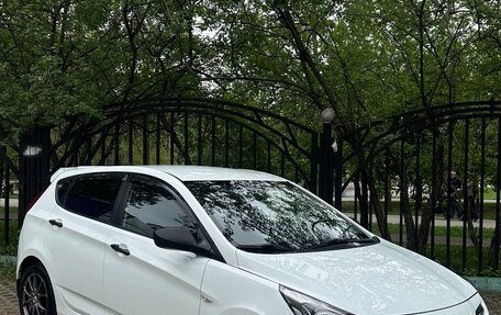 Hyundai Solaris II рестайлинг, 2014 год, 1 200 000 рублей, 2 фотография