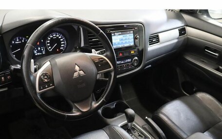 Mitsubishi Outlander III рестайлинг 3, 2012 год, 1 365 000 рублей, 6 фотография