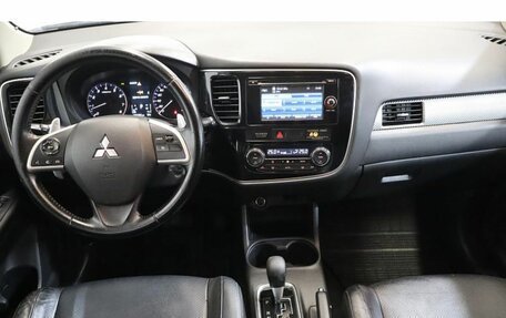 Mitsubishi Outlander III рестайлинг 3, 2012 год, 1 365 000 рублей, 11 фотография