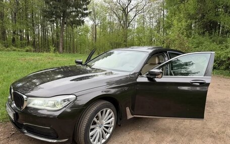 BMW 7 серия, 2016 год, 3 200 000 рублей, 6 фотография