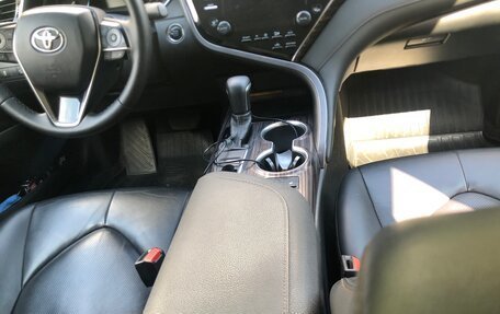Toyota Camry, 2019 год, 2 800 000 рублей, 25 фотография