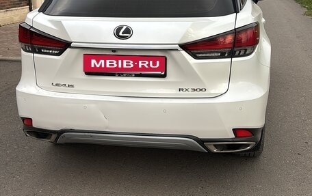 Lexus RX IV рестайлинг, 2019 год, 4 500 000 рублей, 3 фотография