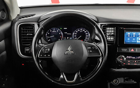 Mitsubishi Outlander III рестайлинг 3, 2015 год, 1 648 000 рублей, 11 фотография