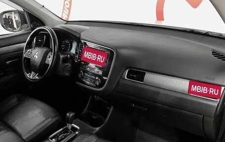 Mitsubishi Outlander III рестайлинг 3, 2015 год, 1 648 000 рублей, 9 фотография