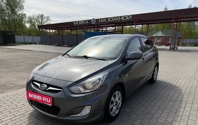 Hyundai Solaris II рестайлинг, 2013 год, 900 000 рублей, 1 фотография