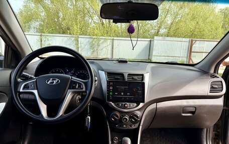 Hyundai Solaris II рестайлинг, 2013 год, 900 000 рублей, 6 фотография
