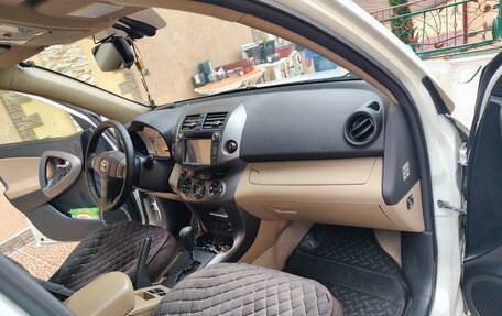 Toyota RAV4, 2010 год, 1 650 000 рублей, 6 фотография