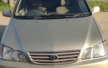 Toyota Gaia, 2001 год, 850 000 рублей, 2 фотография