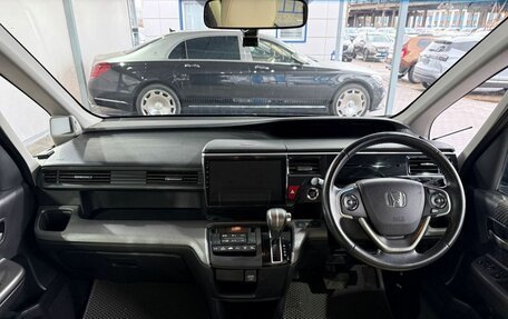 Honda Stepwgn IV, 2016 год, 1 999 000 рублей, 10 фотография