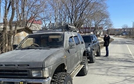 Nissan Terrano II рестайлинг, 1991 год, 400 000 рублей, 2 фотография