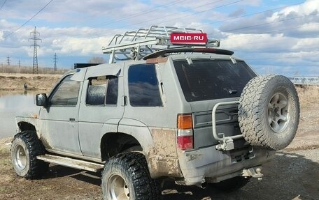 Nissan Terrano II рестайлинг, 1991 год, 400 000 рублей, 5 фотография