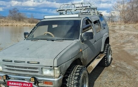 Nissan Terrano II рестайлинг, 1991 год, 400 000 рублей, 9 фотография