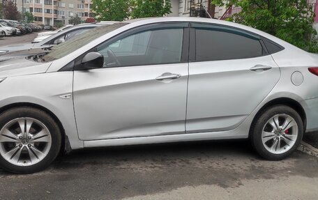 Hyundai Solaris II рестайлинг, 2015 год, 440 000 рублей, 5 фотография