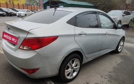 Hyundai Solaris II рестайлинг, 2015 год, 440 000 рублей, 3 фотография