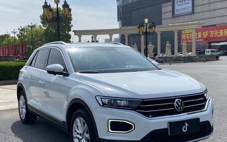 Volkswagen T-Roc I, 2022 год, 1 395 067 рублей, 3 фотография