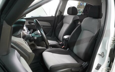 Chevrolet Cruze II, 2013 год, 999 000 рублей, 10 фотография