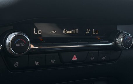 Mazda 3, 2019 год, 2 750 000 рублей, 19 фотография