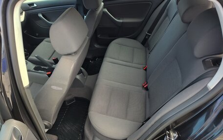 Volkswagen Golf V, 2004 год, 650 000 рублей, 12 фотография