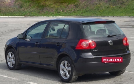 Volkswagen Golf V, 2004 год, 650 000 рублей, 3 фотография