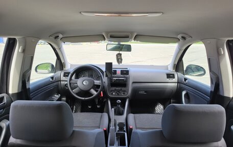 Volkswagen Golf V, 2004 год, 650 000 рублей, 21 фотография