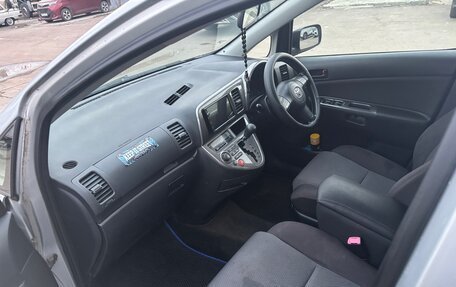 Toyota Wish II, 2004 год, 380 000 рублей, 19 фотография