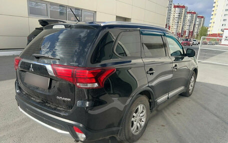 Mitsubishi Outlander III рестайлинг 3, 2015 год, 1 449 000 рублей, 2 фотография