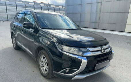 Mitsubishi Outlander III рестайлинг 3, 2015 год, 1 449 000 рублей, 3 фотография