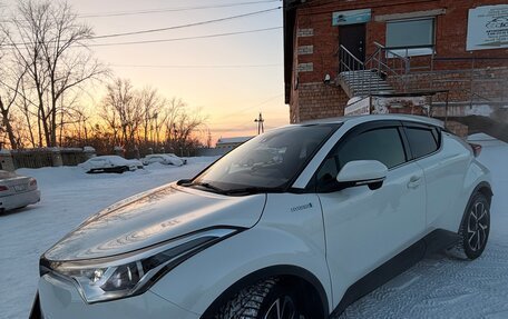 Toyota C-HR I рестайлинг, 2017 год, 2 085 000 рублей, 3 фотография