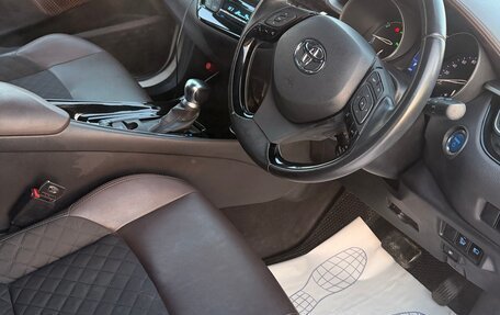 Toyota C-HR I рестайлинг, 2017 год, 2 085 000 рублей, 6 фотография