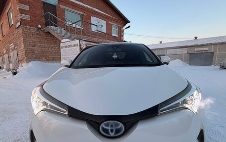 Toyota C-HR I рестайлинг, 2017 год, 2 085 000 рублей, 2 фотография