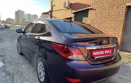 Hyundai Solaris II рестайлинг, 2011 год, 745 000 рублей, 4 фотография