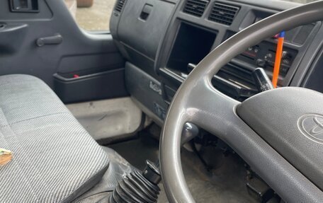 Toyota HiAce H100, 1996 год, 850 000 рублей, 3 фотография
