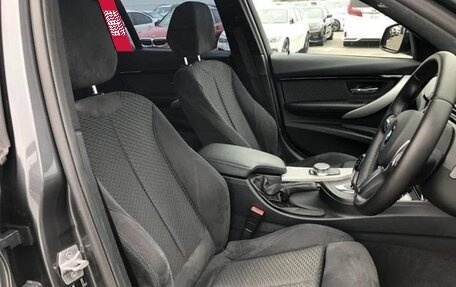 BMW 3 серия, 2018 год, 1 180 000 рублей, 8 фотография
